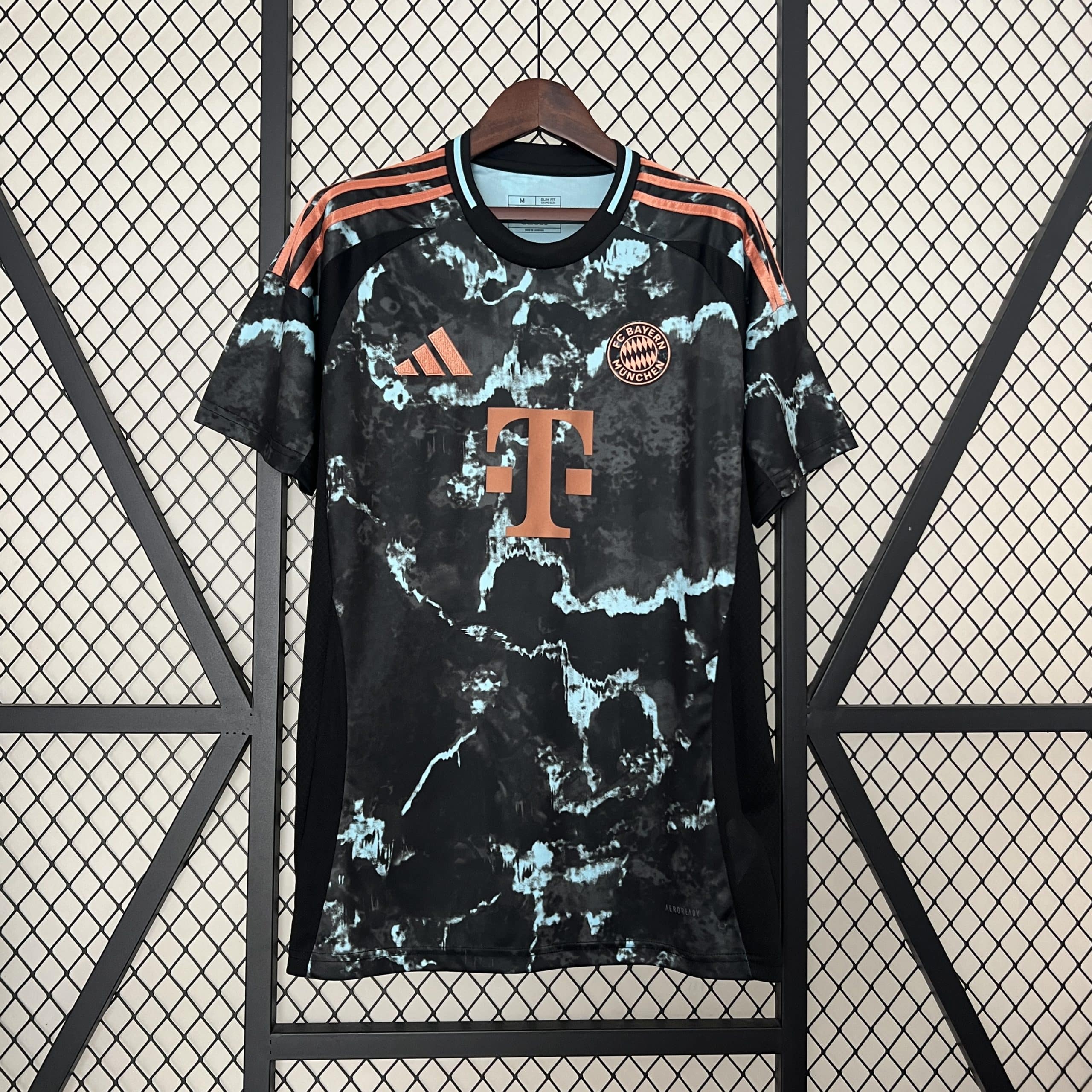 24-25  Bayern Munich Away Fans Jersey/ 24-25 拜仁客场球迷版
