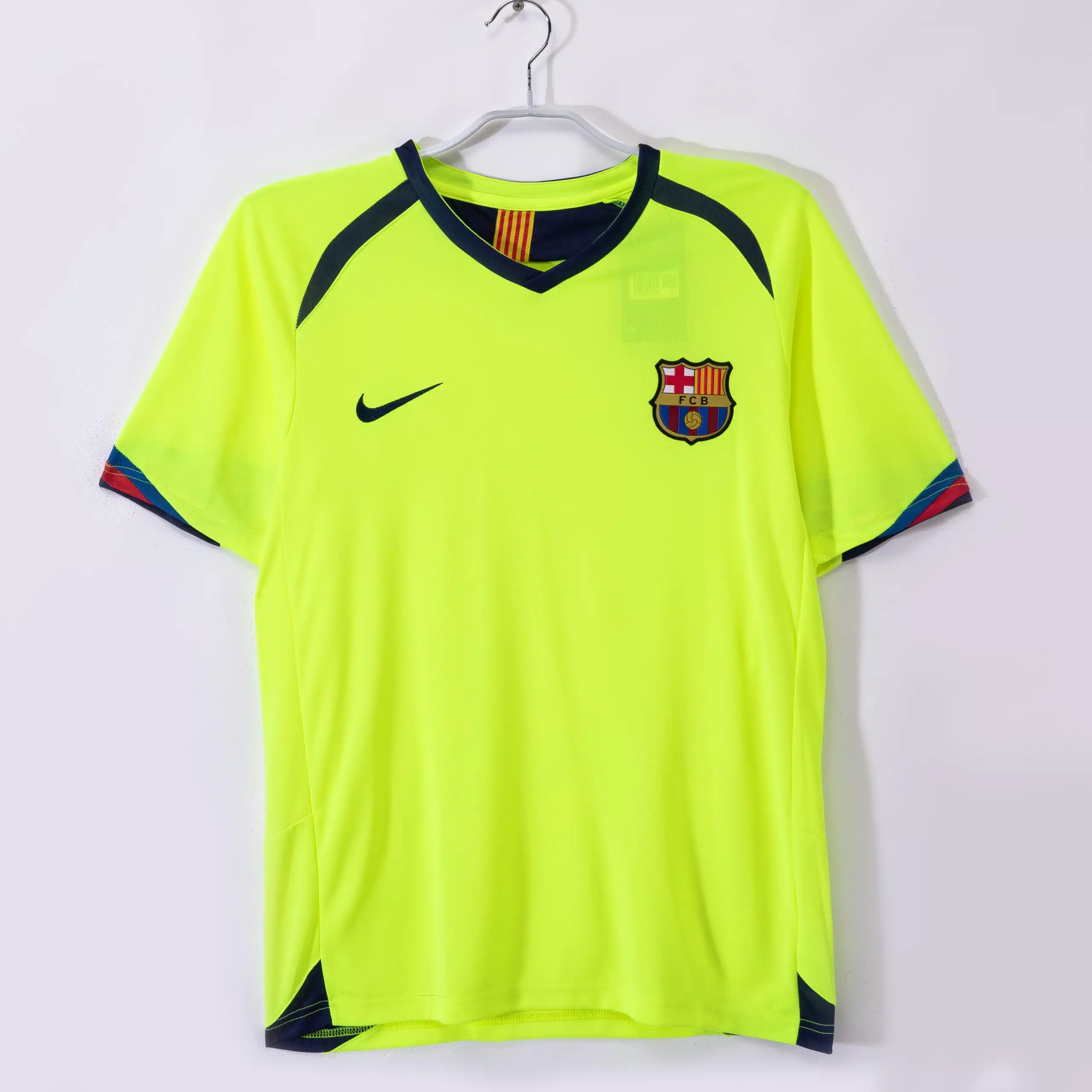 05-06 Barcelona Away Retro Jersey