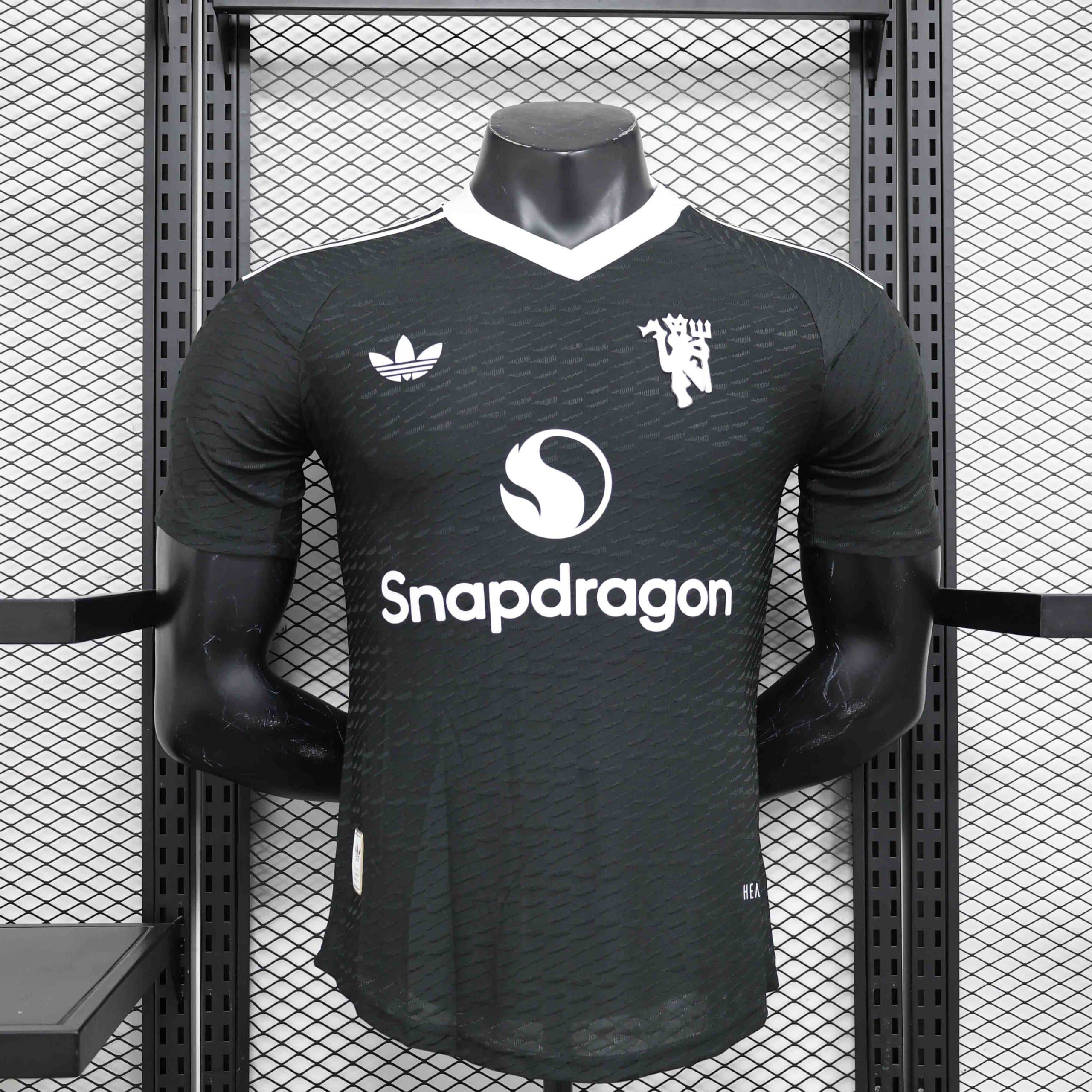 24-25 Manchester United Black GK Player Jersey