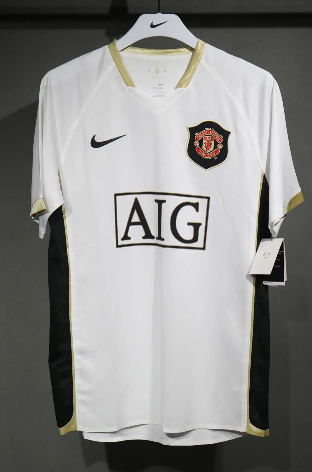 06-07 Manchester United Away Player Retro Jersey