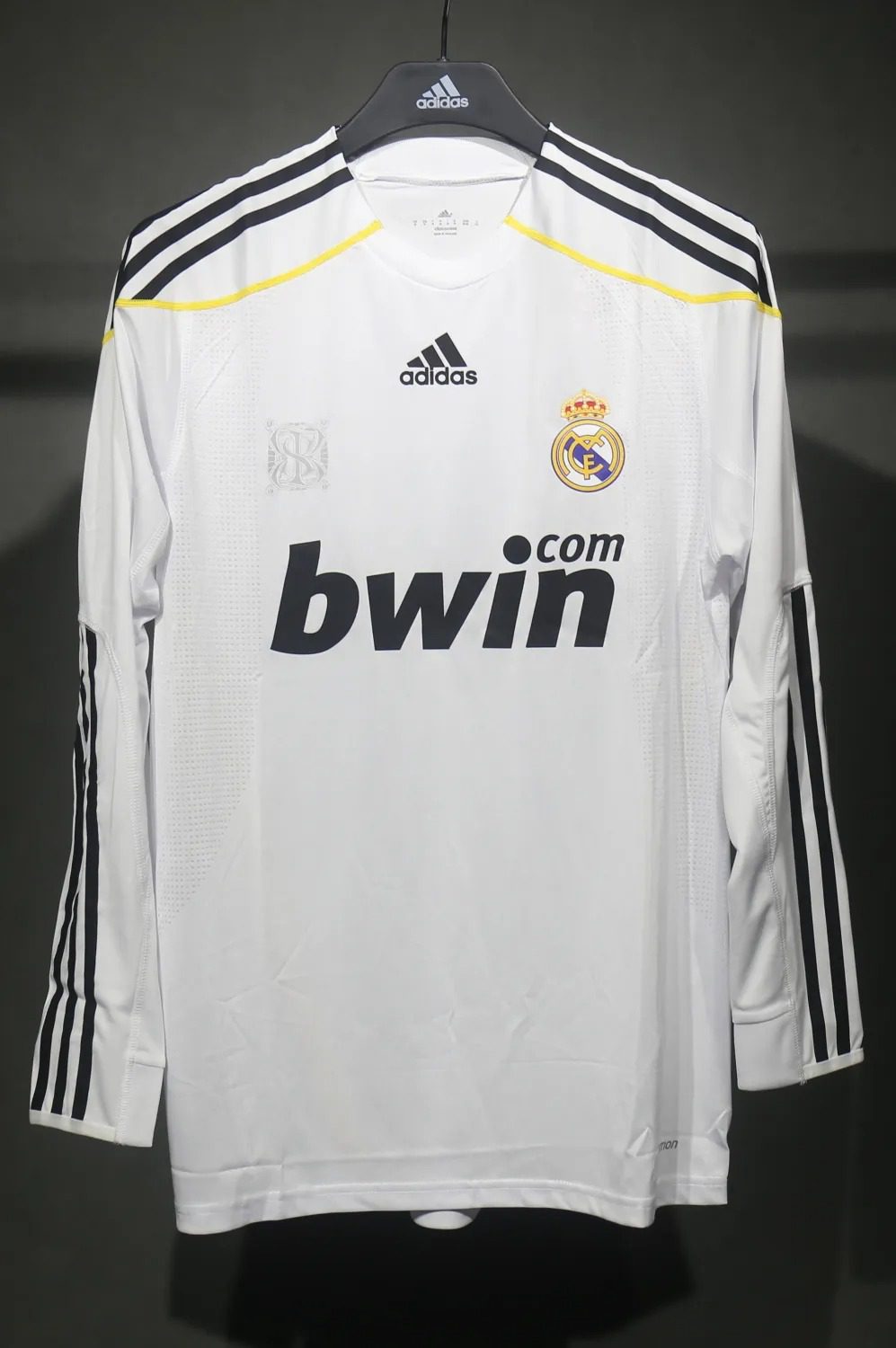 09-10 Real Madrid Home Long Sleeve Retro Player Jersey