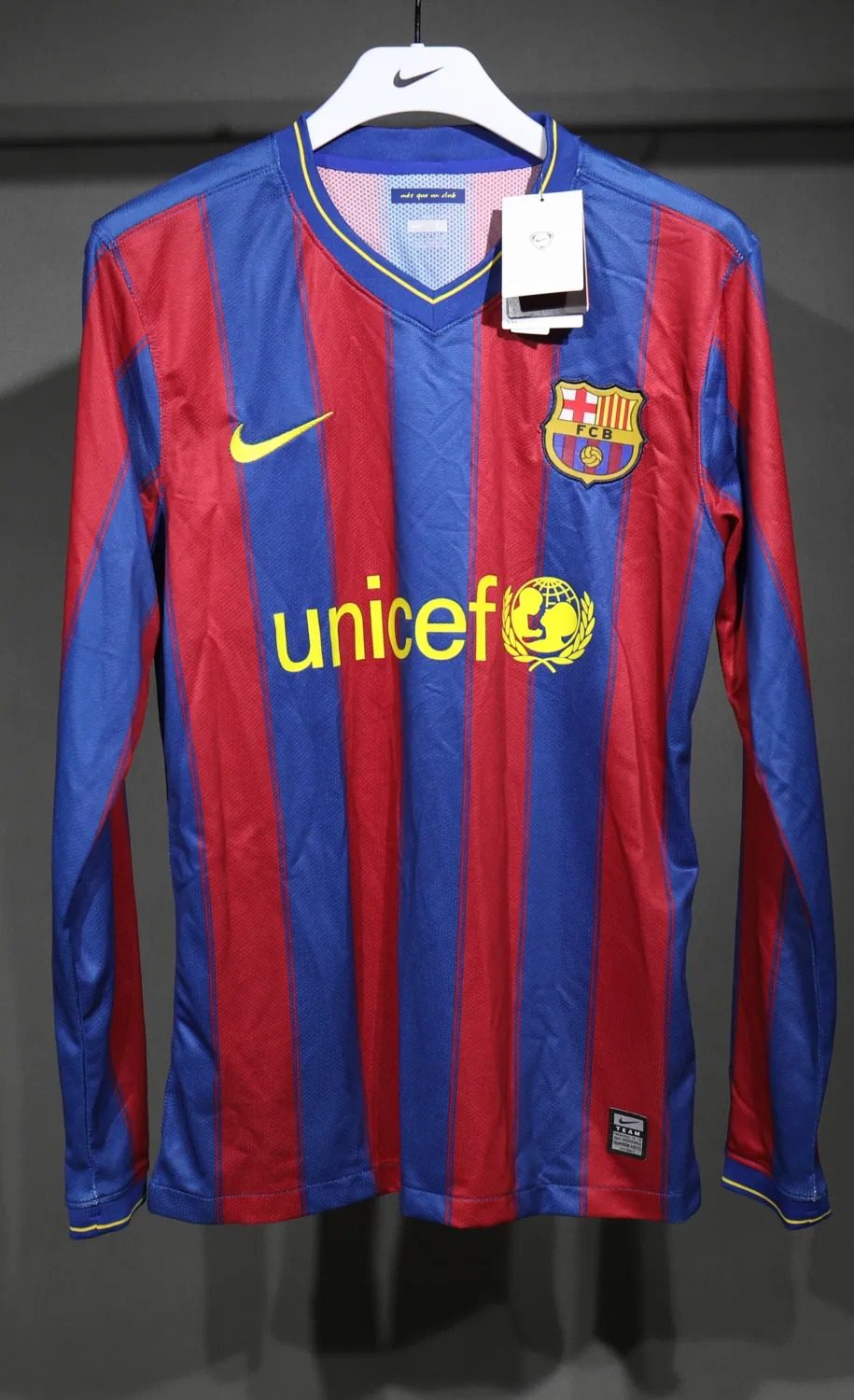 09-10 Barcelona Home Player Long Sleeve Retro Jersey