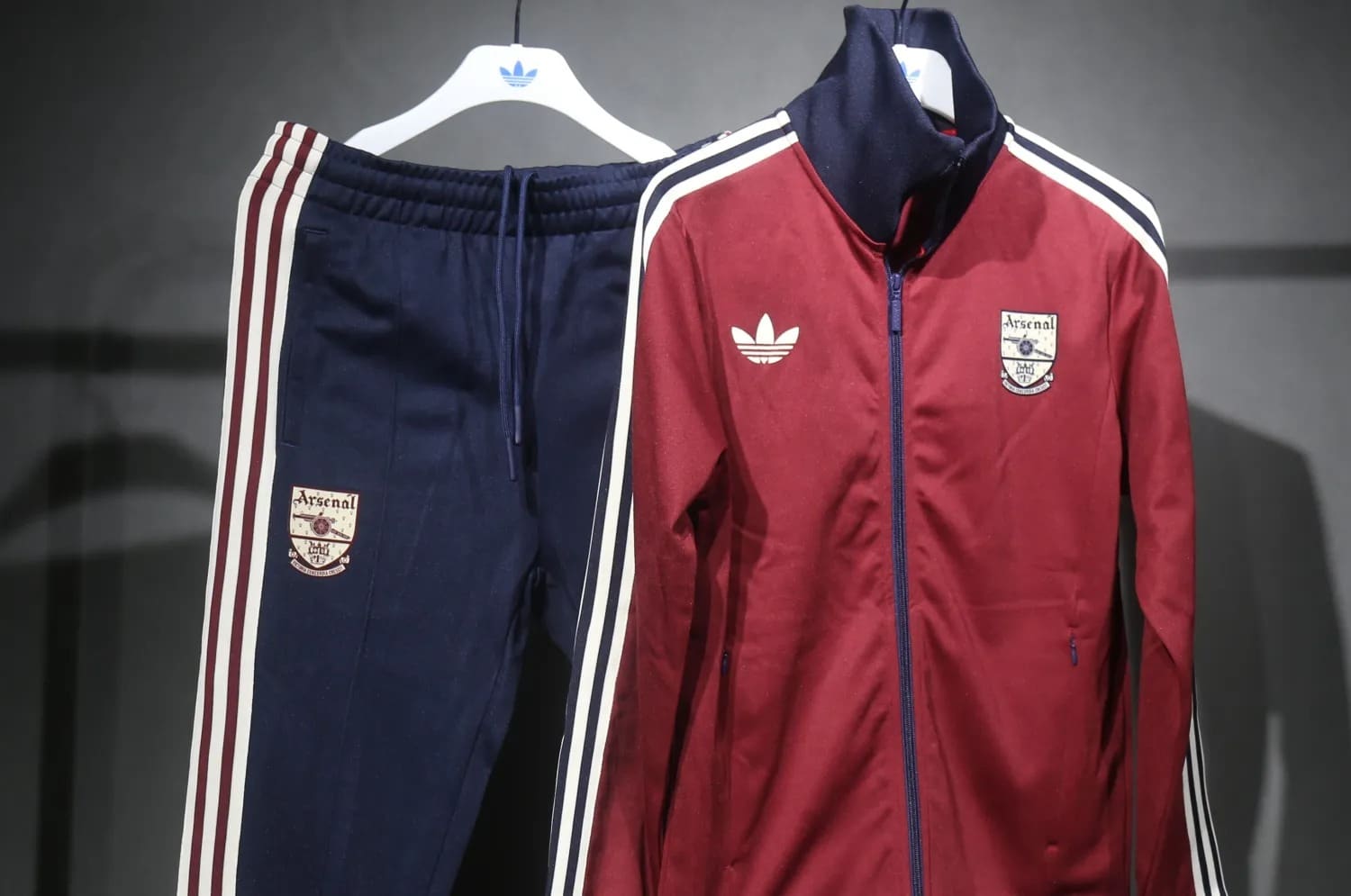 24-25 Arsenal Red Retro Jacket Suit