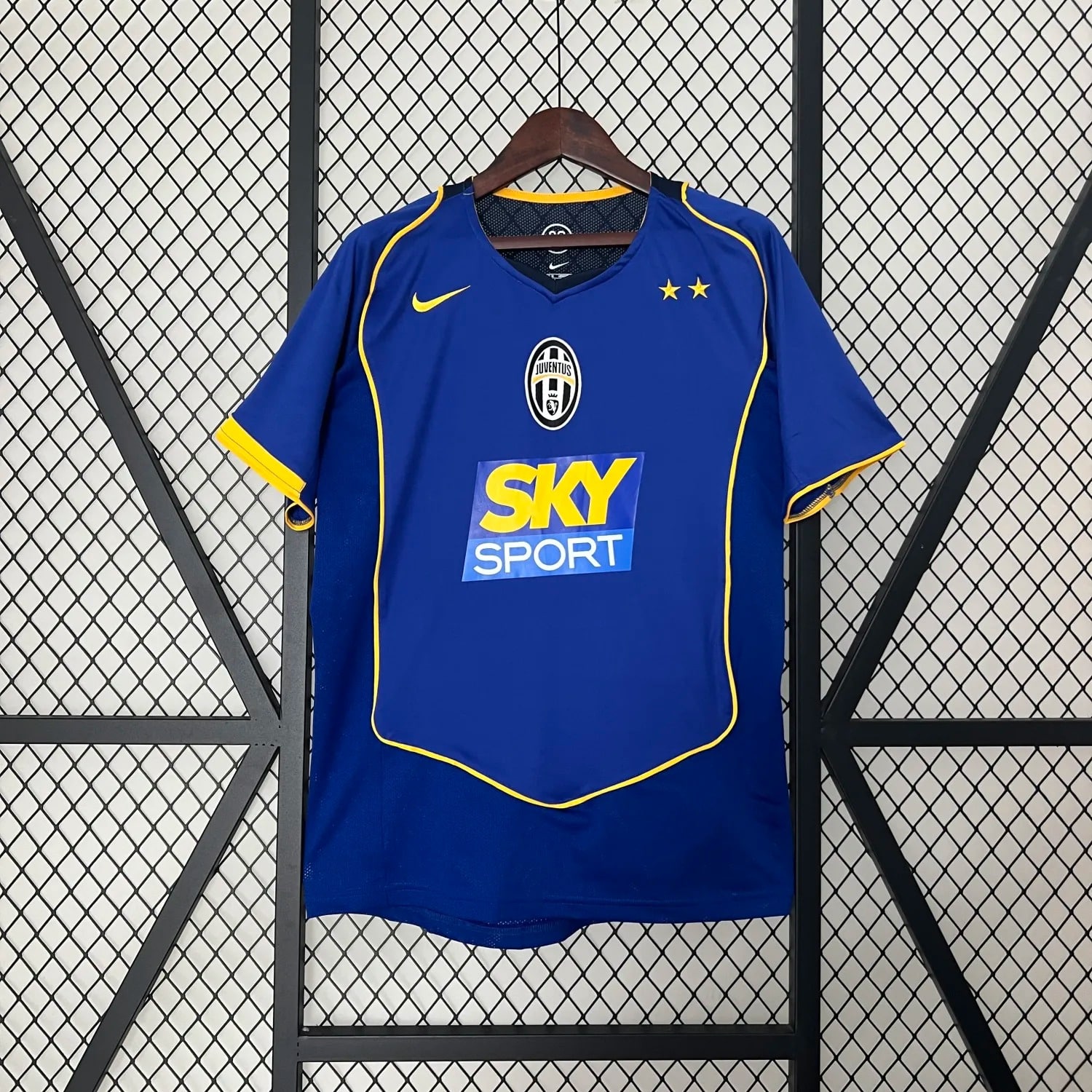 04-05 Juventus Away Retro Jersey