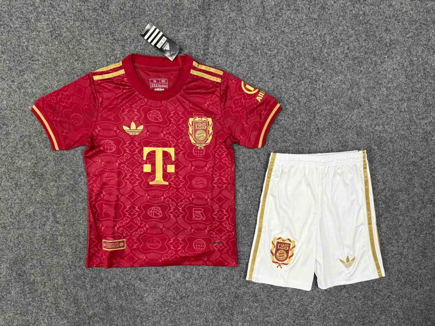 24-25 Bayern Munich 125 Year Kids Kit