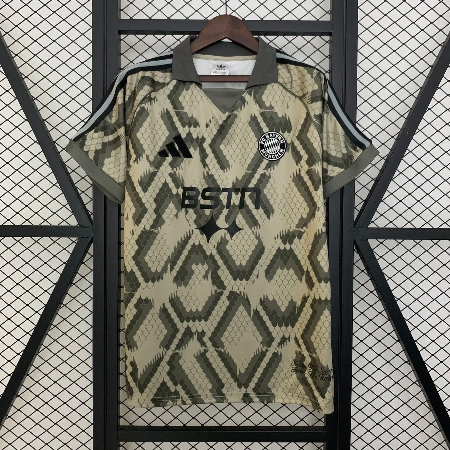 25-26 Bayern Munich Special Fans Jersey